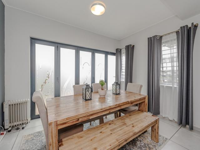 4 Bedroom House For Sale in Little Falls