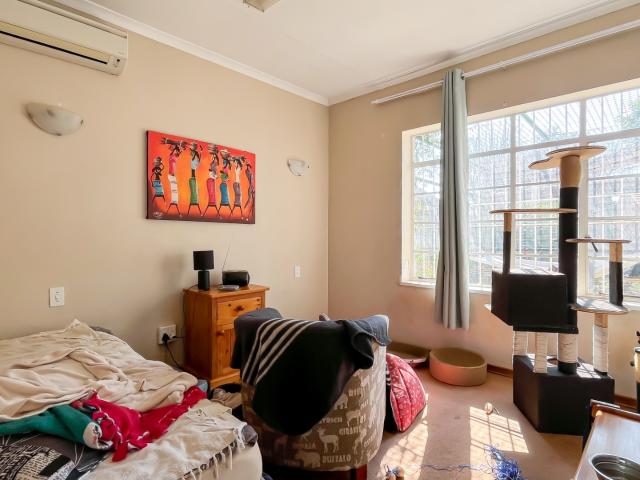4 Bedroom House For Sale in Linden