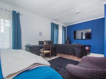 4 Bedroom House For Sale in Lindhaven