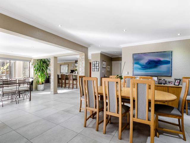 4 Bedroom House For Sale in Linksfield