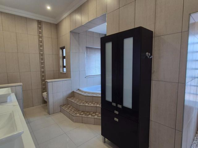 4 Bedroom House For Sale in Linksfield