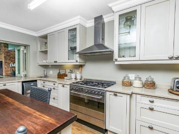 4 Bedroom House For Sale in Linksfield Ridge