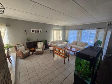 4 Bedroom House For Sale in Linmeyer