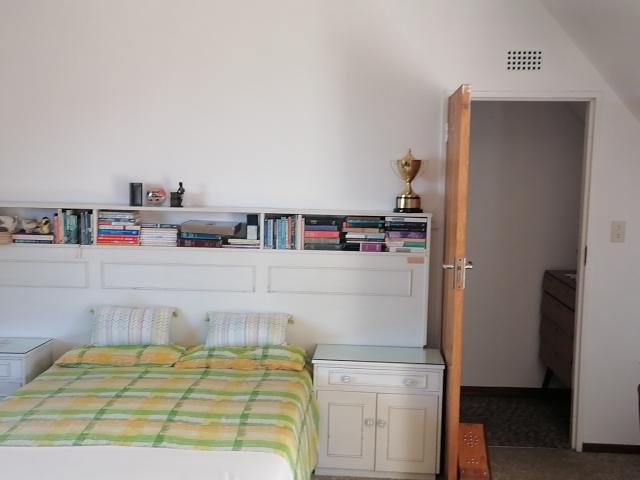 4 Bedroom House For Sale in Linmeyer
