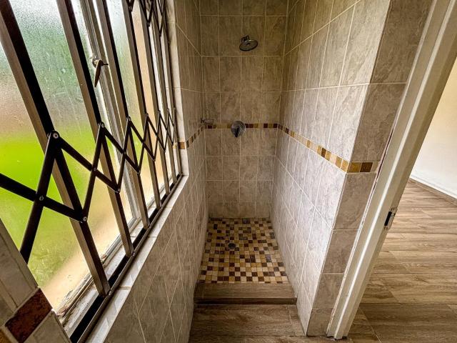 4 Bedroom House For Sale in Linmeyer