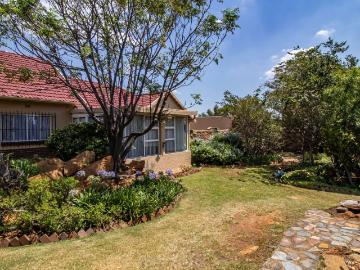 4 Bedroom House For Sale in Linmeyer