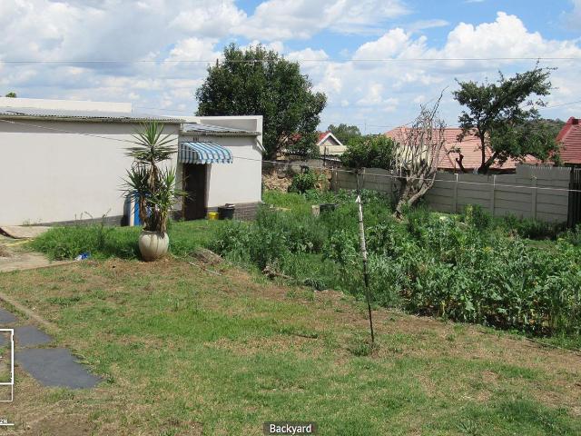 4 Bedroom House For Sale in Linmeyer