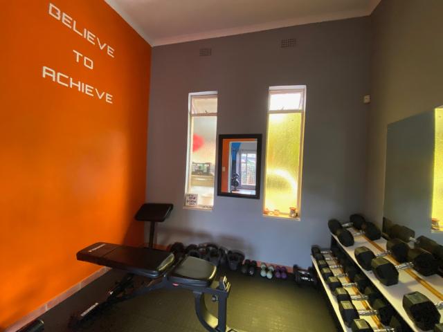 4 Bedroom House For Sale in Lyttelton Manor