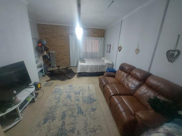 4 Bedroom House For Sale in Lydenburg