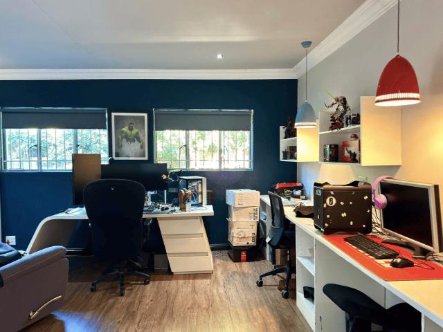 4 Bedroom House For Sale in Lynnwood Glen