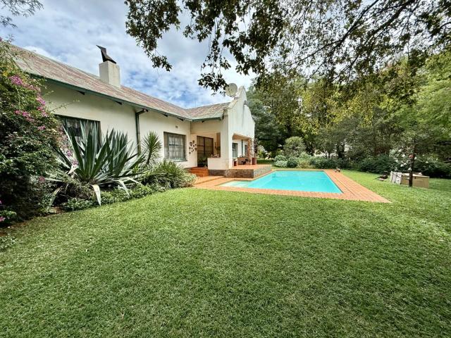 4 Bedroom House For Sale in Mnandi
