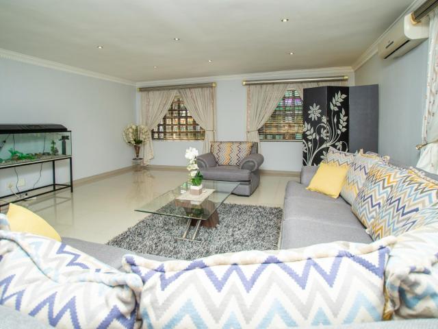 4 Bedroom House For Sale in Mount Edgecombe
