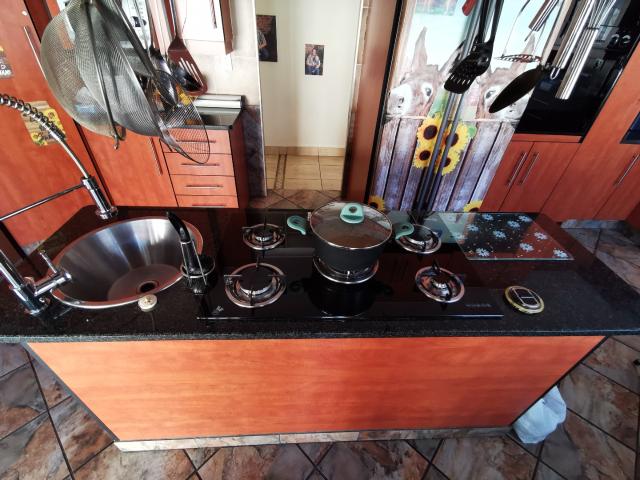 4 Bedroom House For Sale in Mountain View