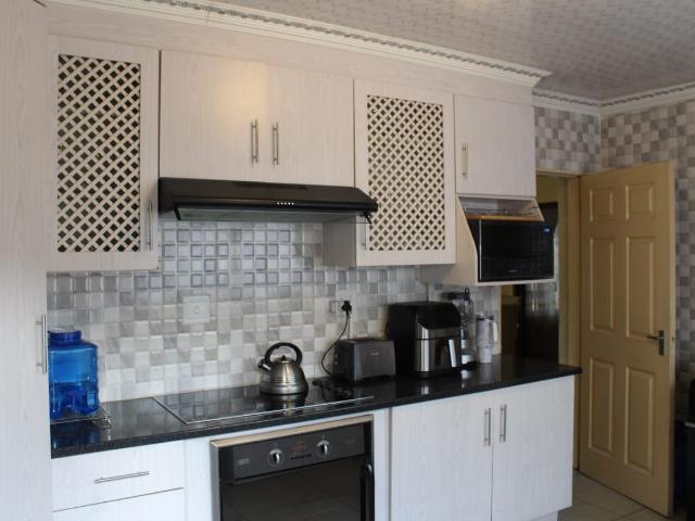 4 Bedroom House For Sale in Modder East