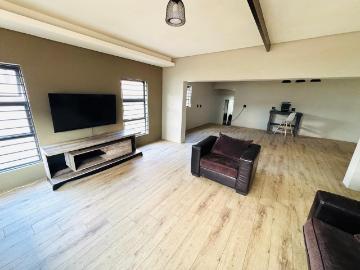 4 Bedroom House For Sale in Model Park