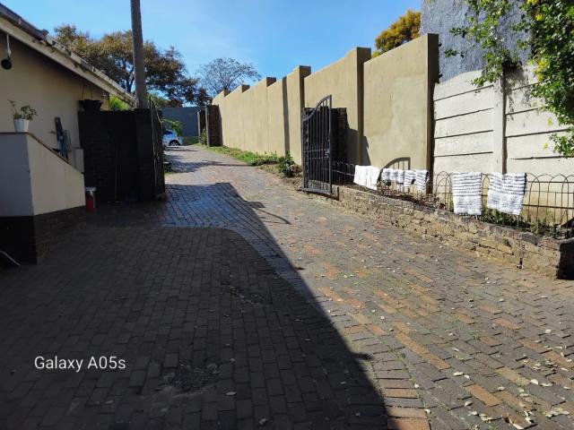 4 Bedroom House For Sale in Mondeor