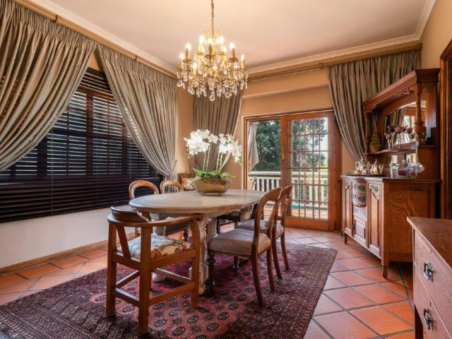 4 Bedroom House For Sale in Mondeor