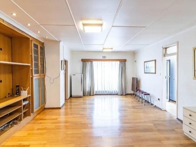 4 Bedroom House For Sale in Mondeor