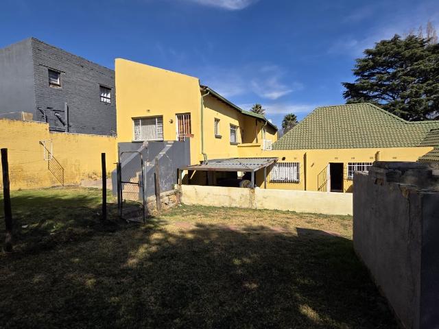 4 Bedroom House For Sale in Mondeor