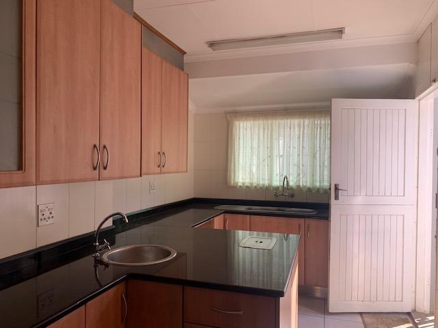 4 Bedroom House For Sale in Mondeor