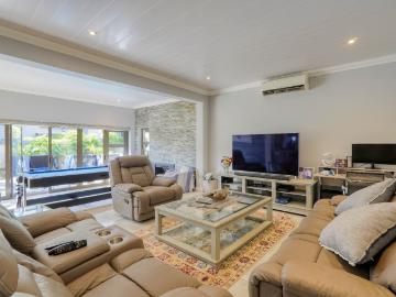 4 Bedroom House For Sale in Montana