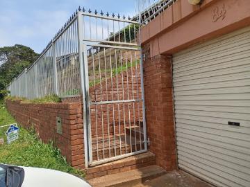 4 Bedroom House For Sale in Montclair