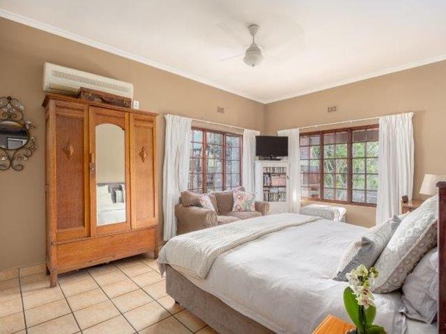 4 Bedroom House For Sale in Monteseel