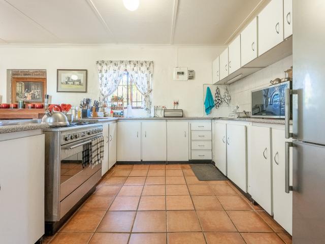 4 Bedroom House For Sale in Monteseel