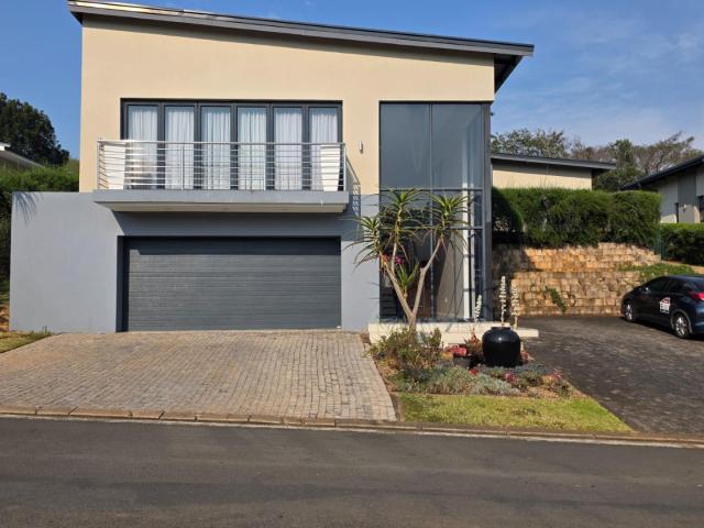 4 Bedroom House For Sale in Montrose