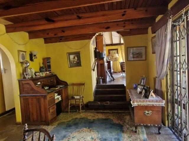 4 Bedroom House For Sale in Montrose