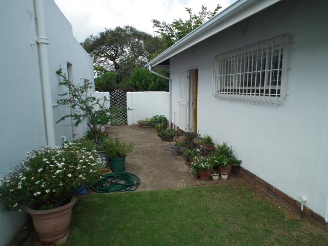 4 Bedroom House For Sale in Monument