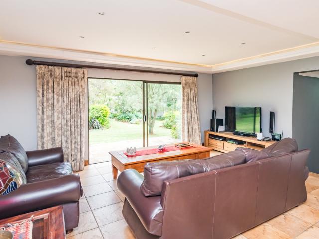 4 Bedroom House For Sale in Mooikloof Equestrian Estate