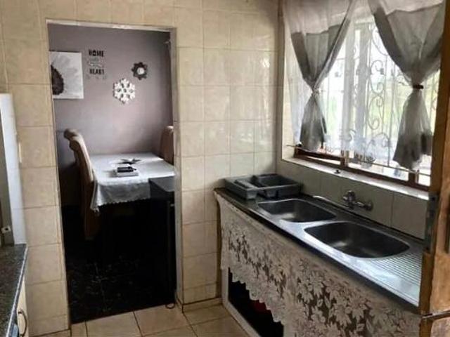 4 Bedroom House For Sale in Moorton