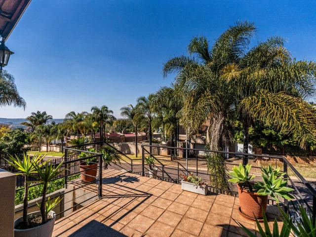 4 Bedroom House For Sale in Moreleta Park
