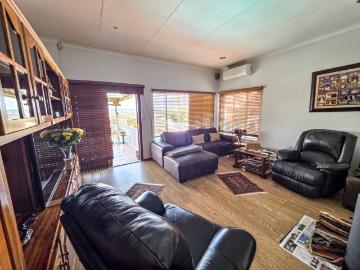 4 Bedroom House For Sale in Moreleta Park