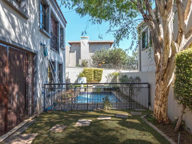 4 Bedroom House For Sale in Morningside