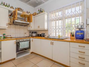 4 Bedroom House For Sale in Morningside