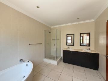 4 Bedroom House For Sale in Morningside