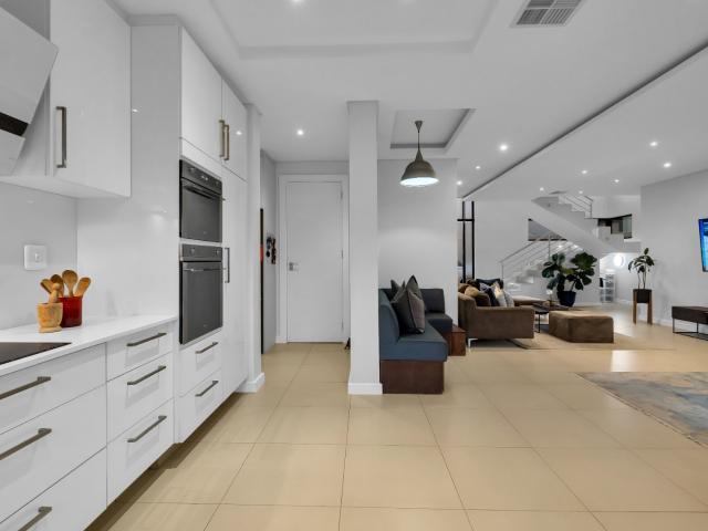 4 Bedroom House For Sale in Morningside