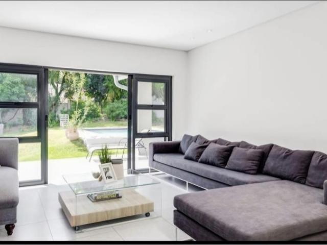 4 Bedroom House For Sale in Morningside Manor