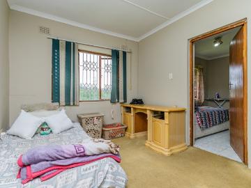 4 Bedroom House For Sale in Moseley Park