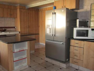 4 Bedroom House For Sale in Mackenzie Park