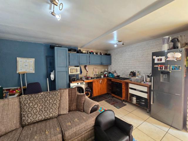 4 Bedroom House For Sale in Malvern