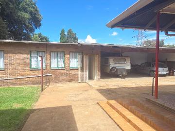 4 Bedroom House For Sale in Malvern East