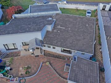 4 Bedroom House For Sale in Manaba Beach