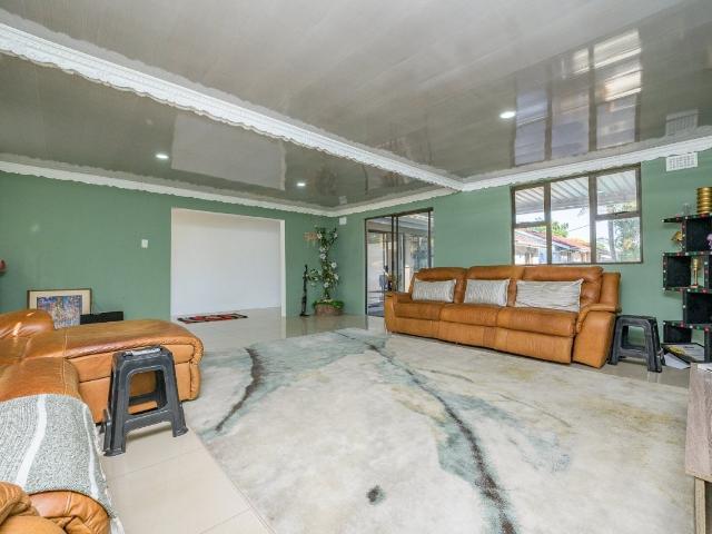 4 Bedroom House For Sale in Manors