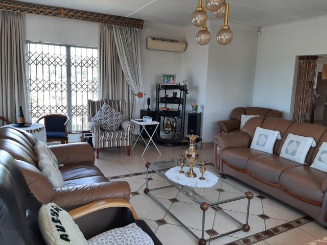 4 Bedroom House For Sale in Marburg Settlement