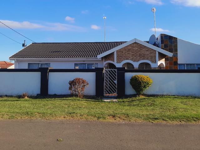 4 Bedroom House For Sale in Mdantsane Nu 17