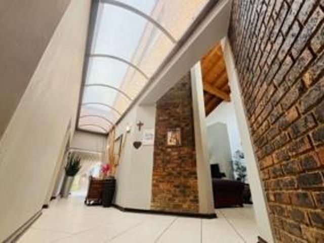 4 Bedroom House For Sale in Meyersdal