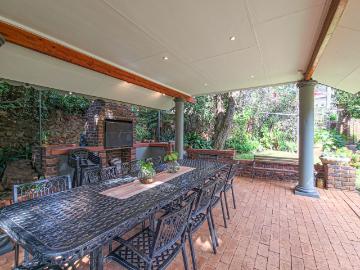 4 Bedroom House For Sale in Meyerspark